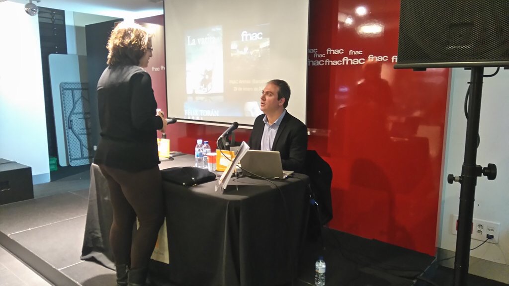 Esta tarde presentación en Fnac Sevilla. ¡Bienvenid@!