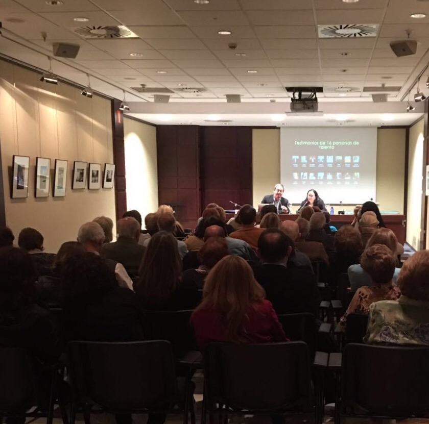 2 DE DICIEMBRE DE 2016: Presentación de Eres Talento en El corte inglés de Elche (Alicante)