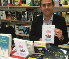 28 DE MAYO DE 2016:  Firma de libros en la Feria del Libro de Madrid