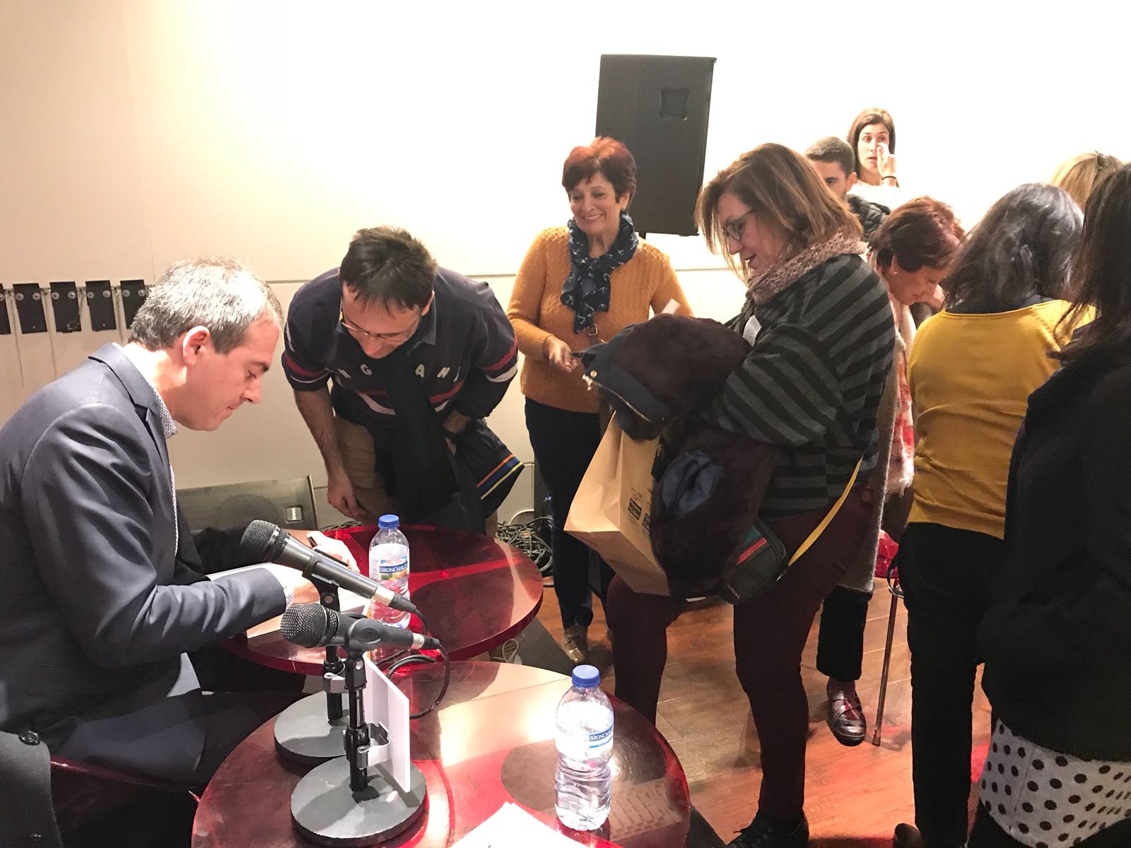 18 de mayo de 2018: Más allá de la materia en Librería Argot (Castellón)