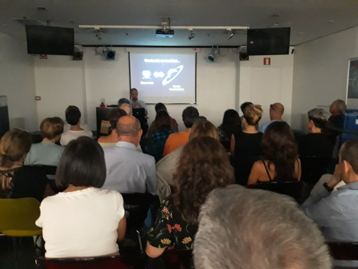 La gira de presentaciones de «Consciencia cuántica» se inició en Bilbao